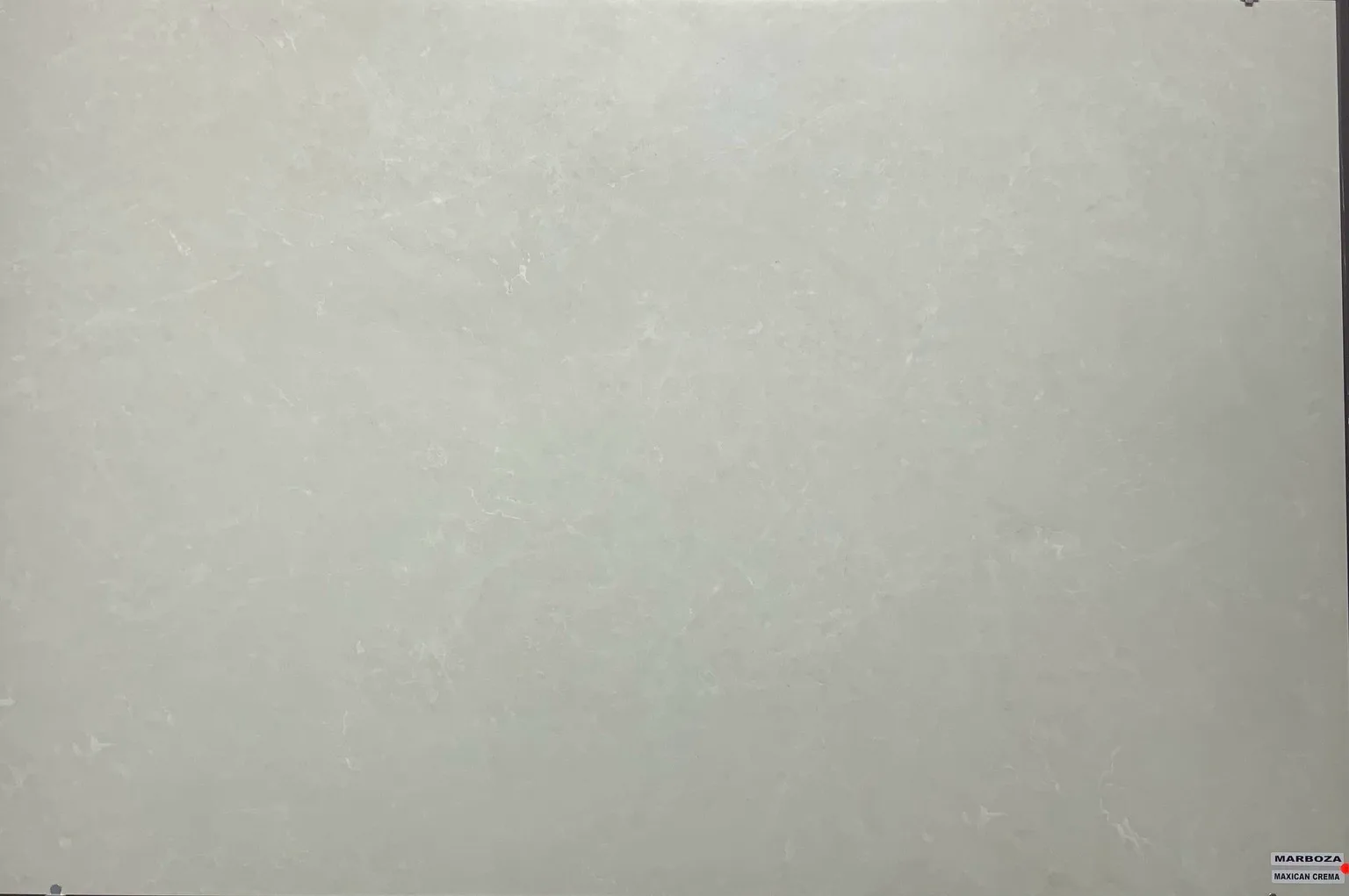 MAXICAN CREMA In a room