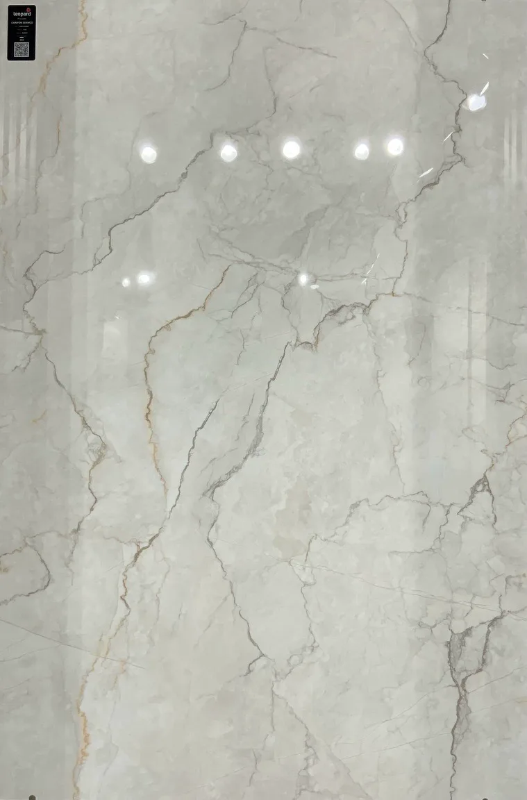 CANYON BIANCO In a room