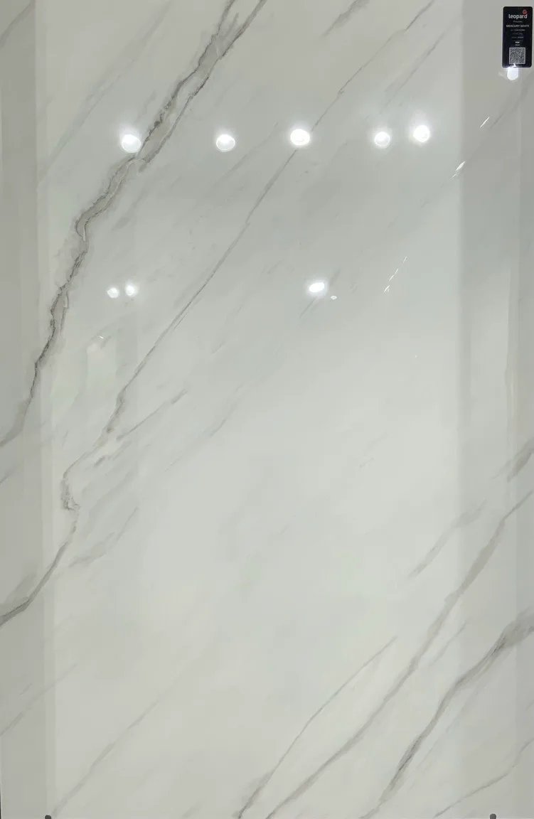 MERCURY WHITE In a room