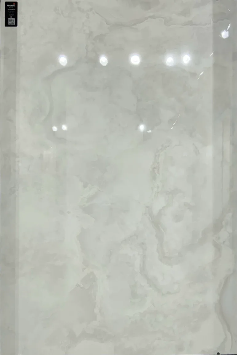 OXY BIANCO In a room