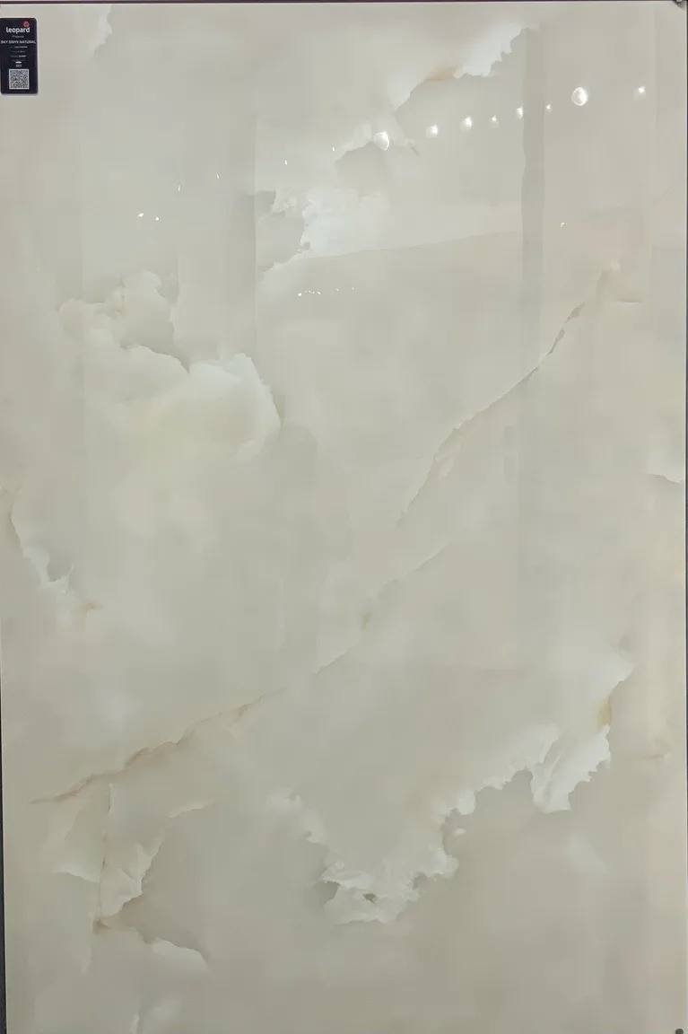 SKY ONYX NATURAL In a room