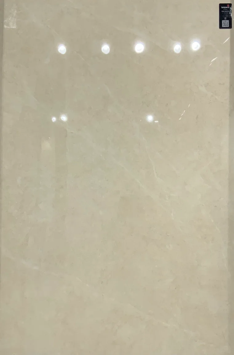 VEGA MARFIL In a room