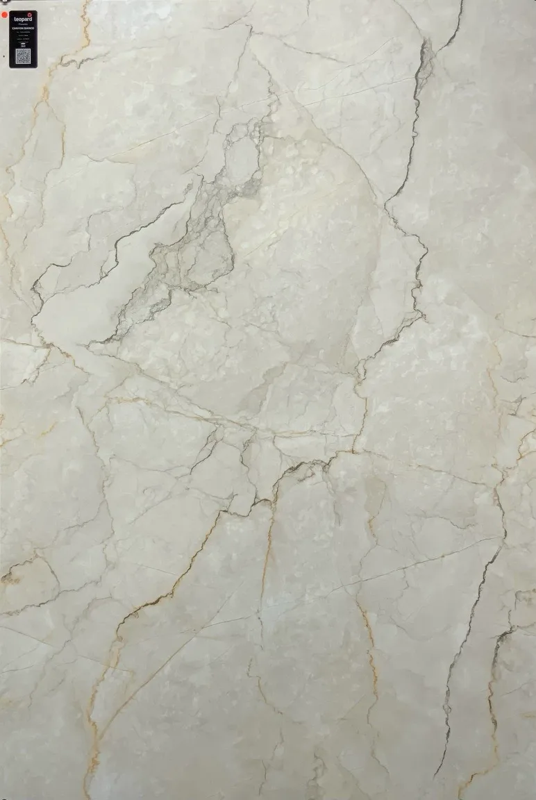 CANYON BIANCO In a room