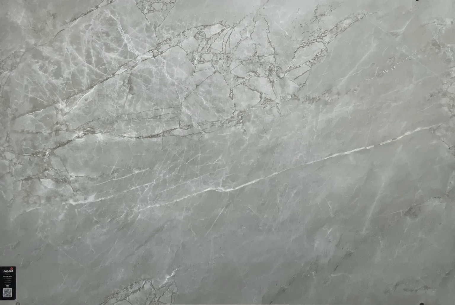LUXOR ASH In a room