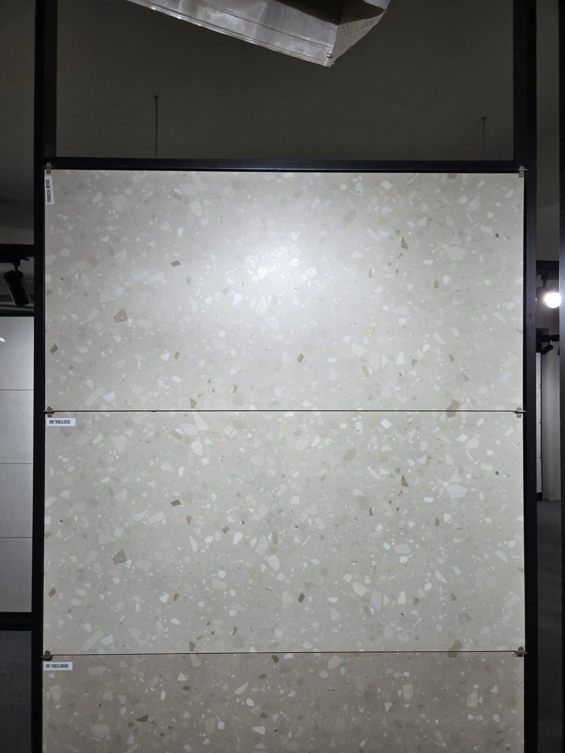 EMR TRIBECA BEIGE In a room
