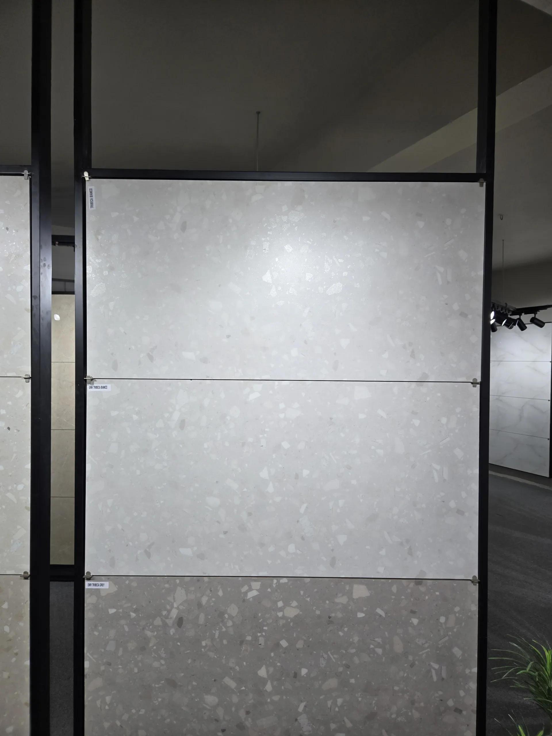 EMR TRIBECA BIANCO In a room