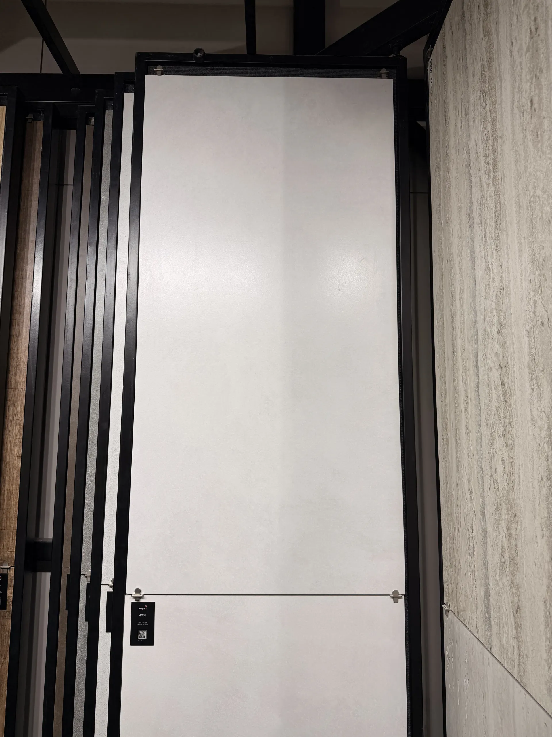 4253 In a room