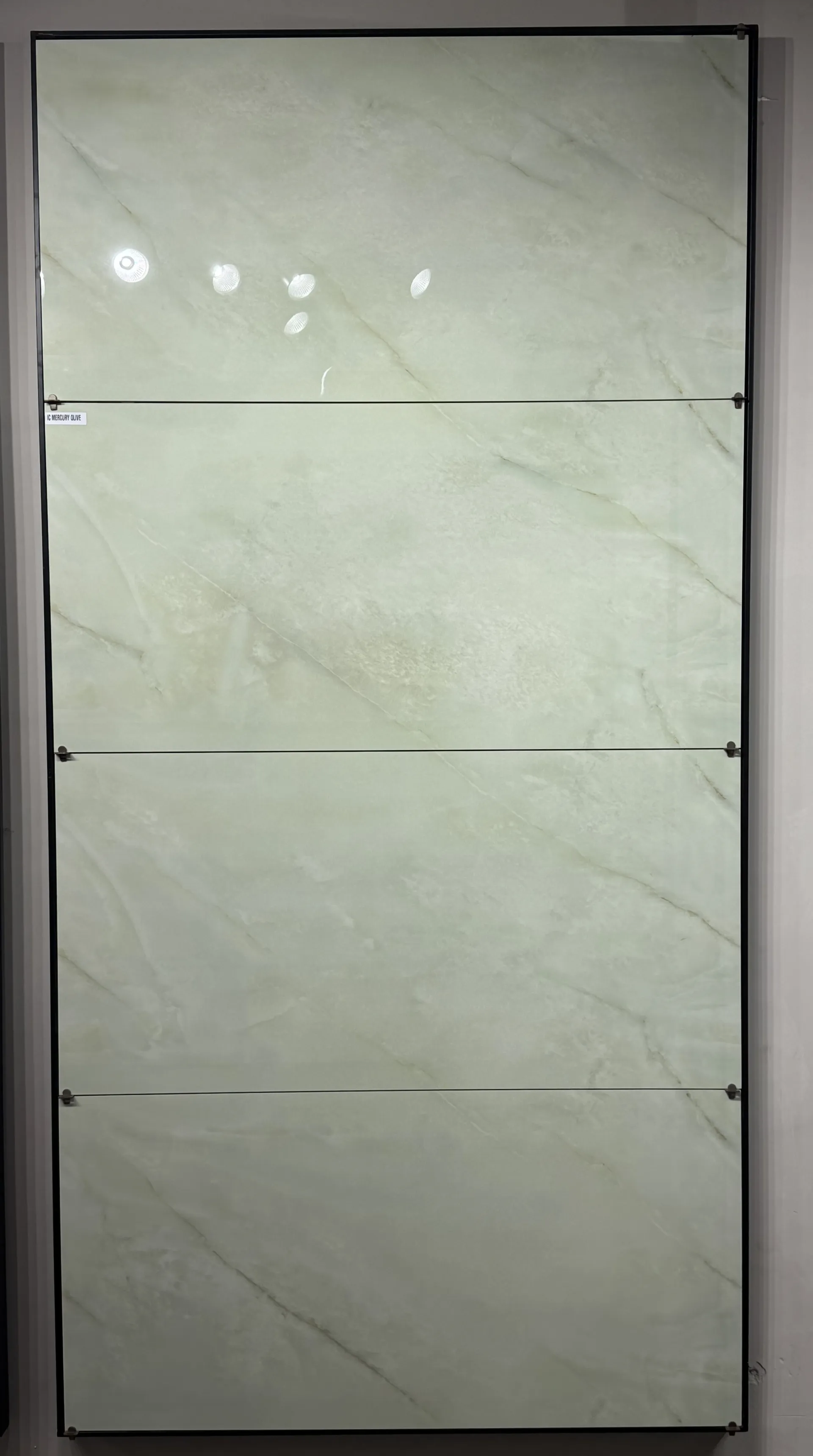 IC MERCURY OLIVE In a room