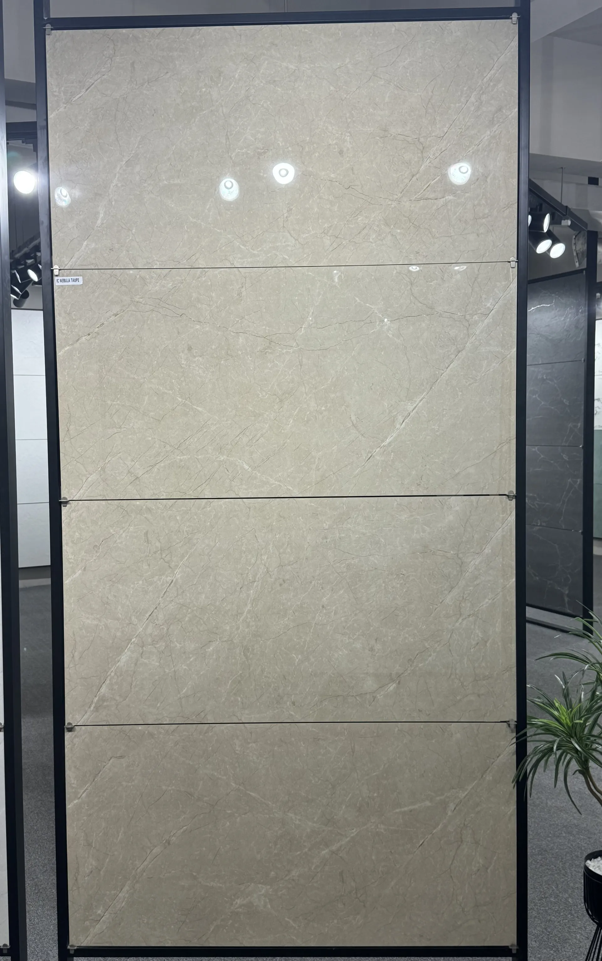 IC NEBULA TAUPE In a room