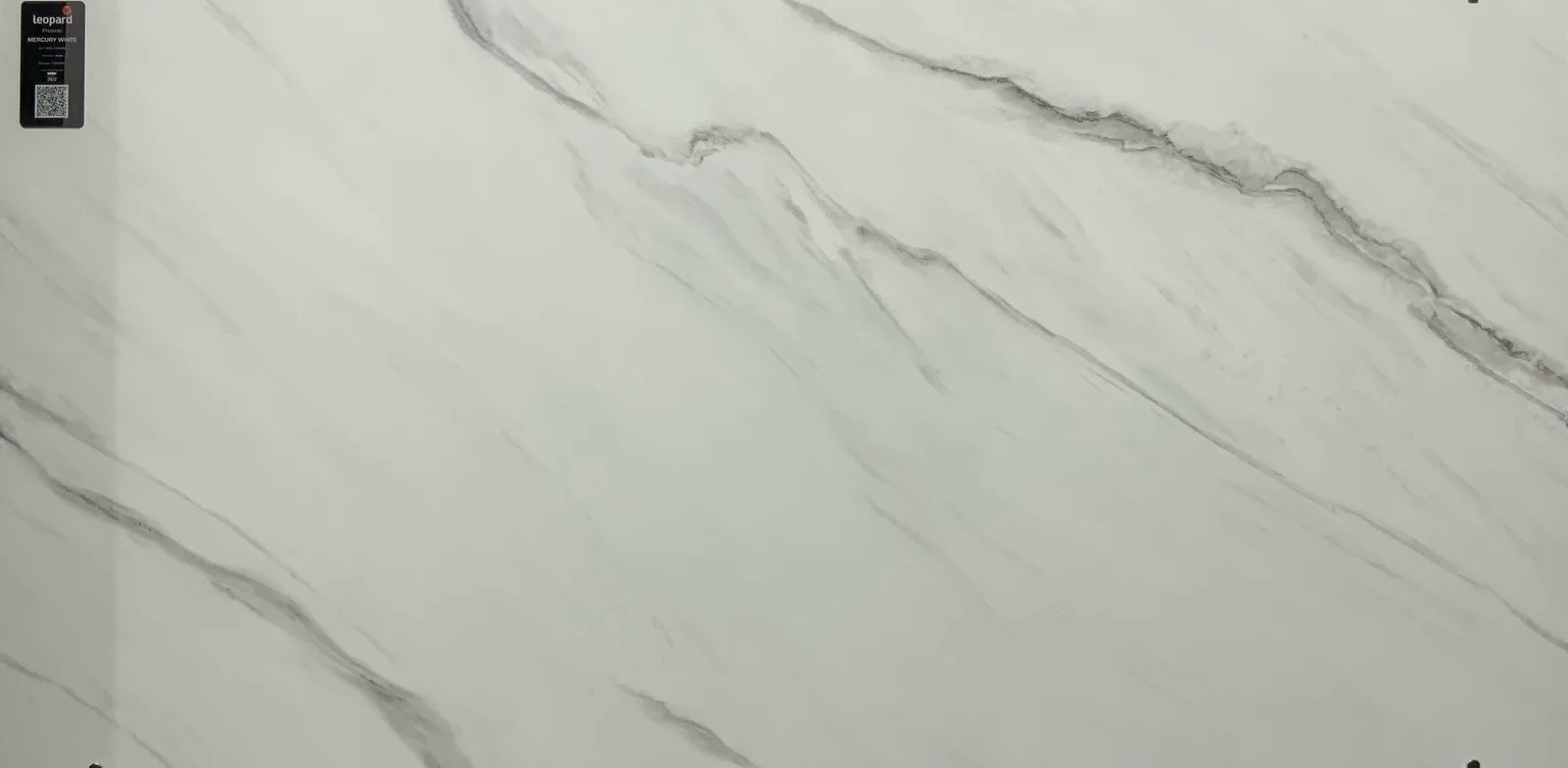 MERCURY WHITE In a room