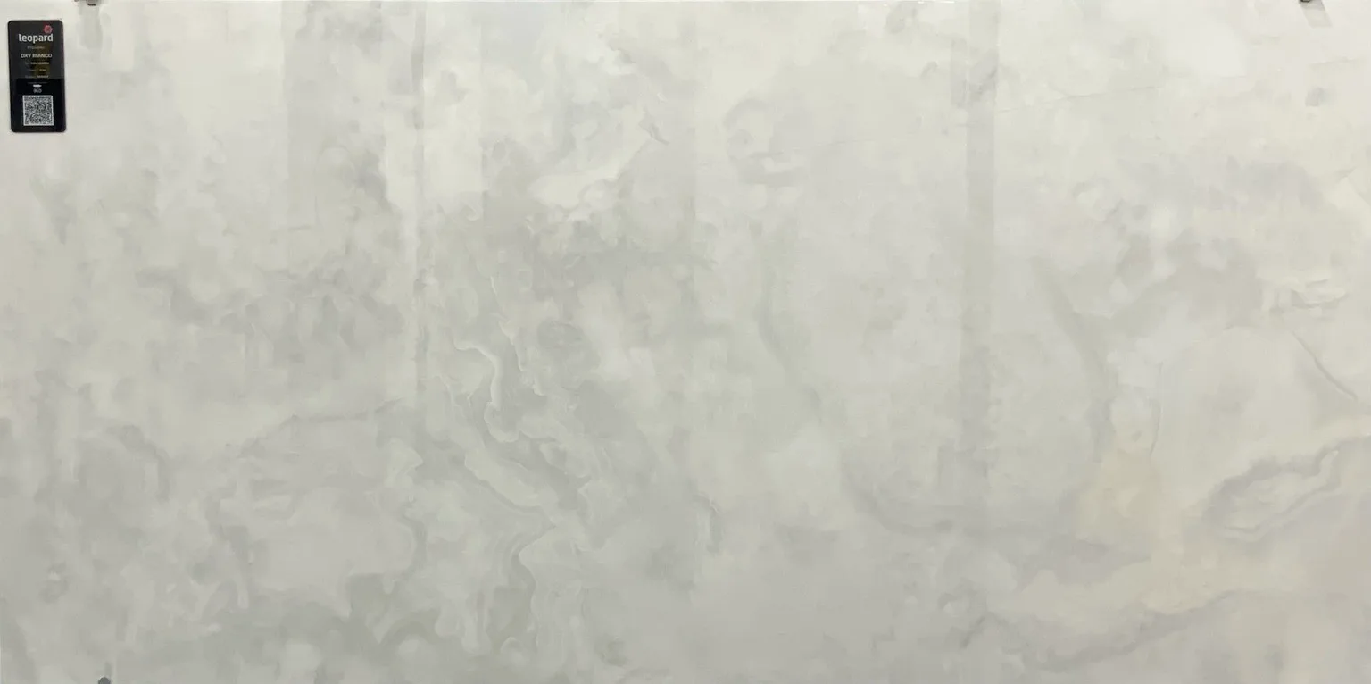 OXY BIANCO In a room
