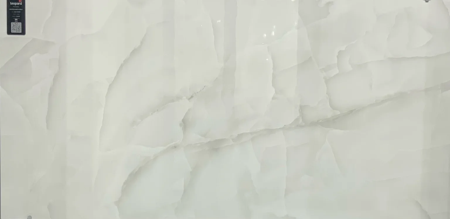 OYSTER ONYX GREY In a room