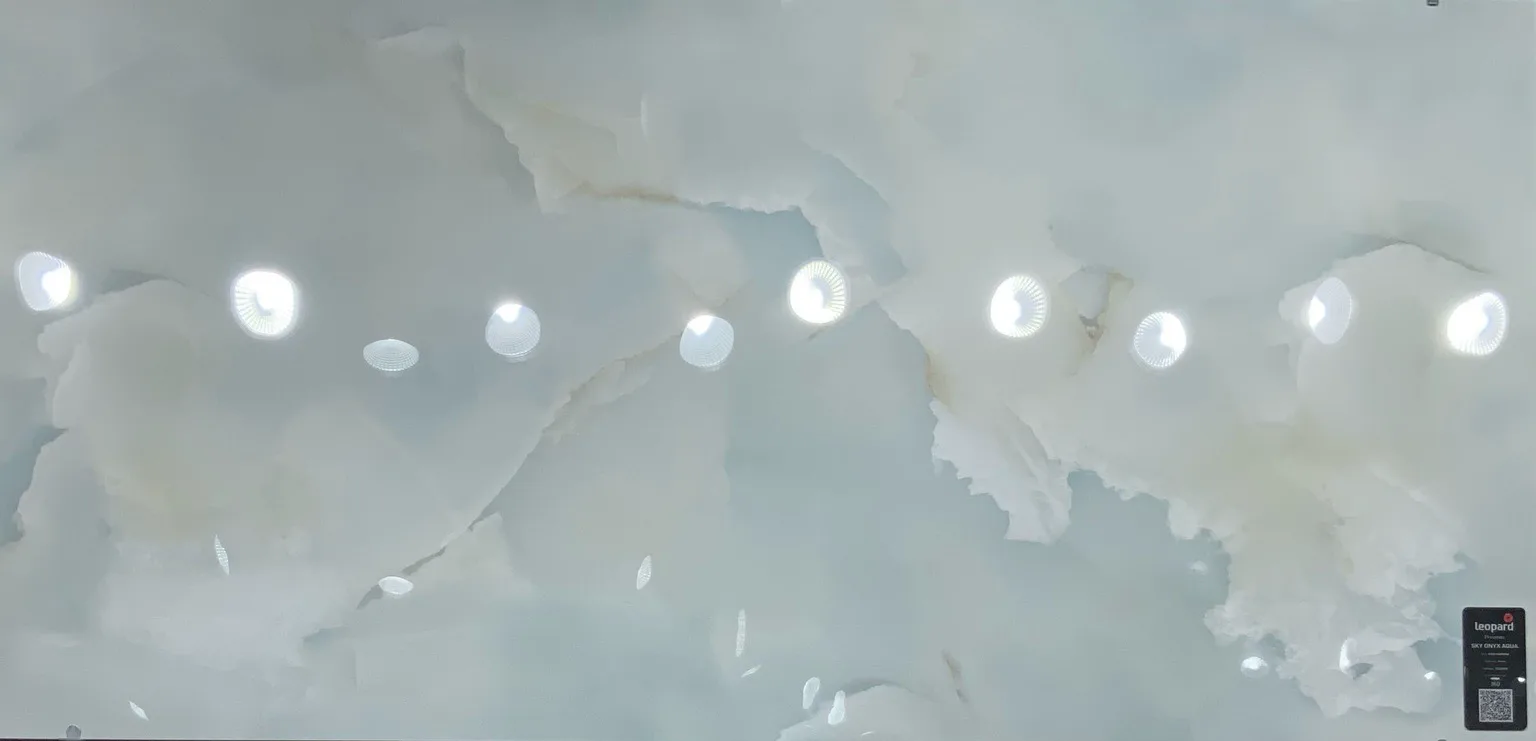 SKY ONYX AQUA In a room
