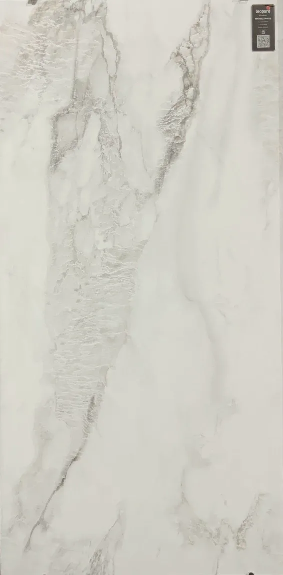 MARBLE WHITE In a room