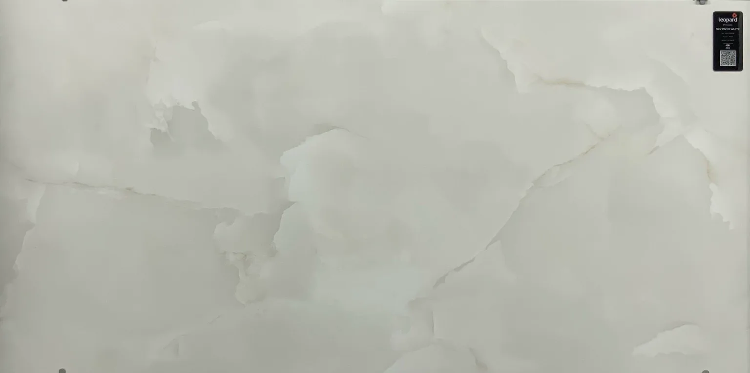 SKY ONYX WHITE In a room